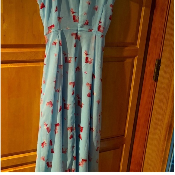 What is beautiful dress blue floral size 8/10 good night area of public women’s - Picture 2 of 12